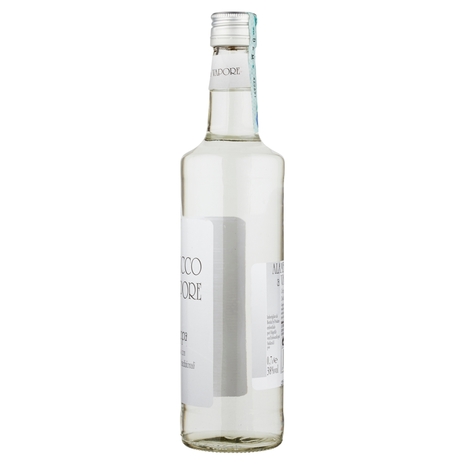 Grappa distillata con metodi tradizionali